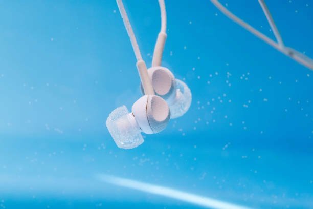 7 Best Waterproof Headphones 2022 (Ranked & Reviewed) Happylifeguru