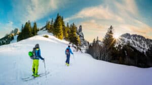 How to Ski - Top Ski Tips For Beginner Skiers (Step-by-Step) Happylifeguru